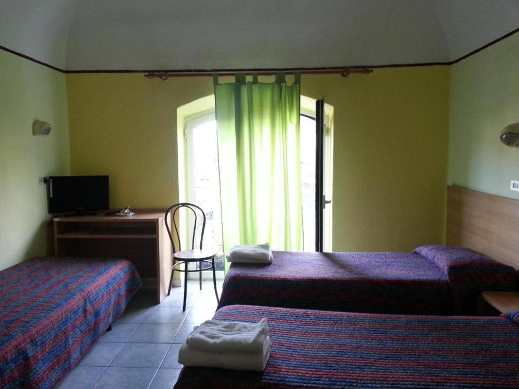 Hotel Stazione Novara Bagian luar foto