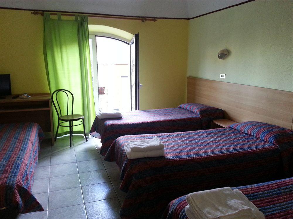 Hotel Stazione Novara Bagian luar foto
