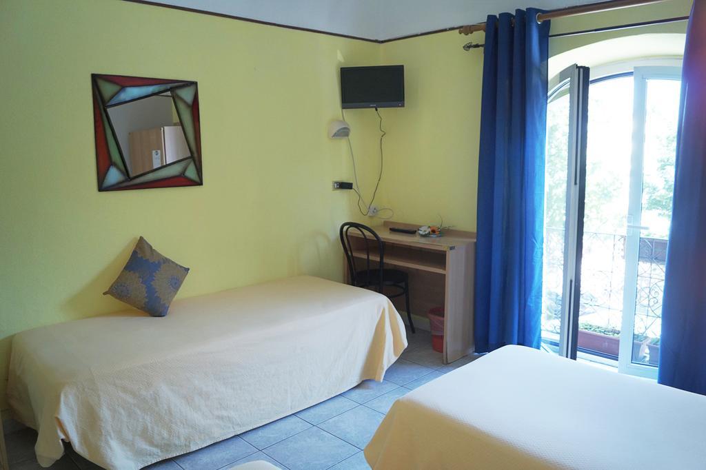 Hotel Stazione Novara Bagian luar foto