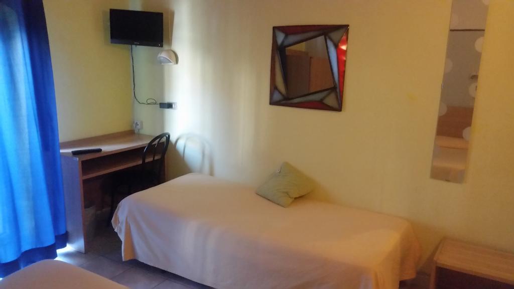 Hotel Stazione Novara Bagian luar foto
