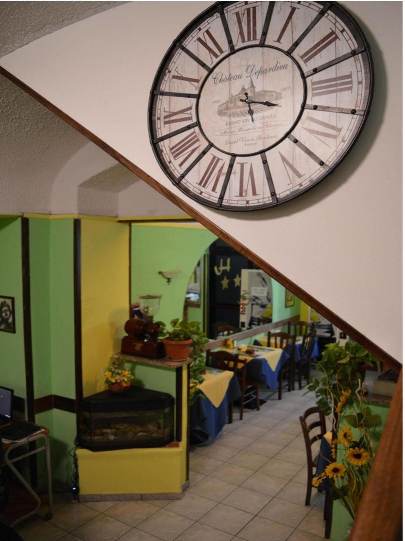 Hotel Stazione Novara Bagian luar foto
