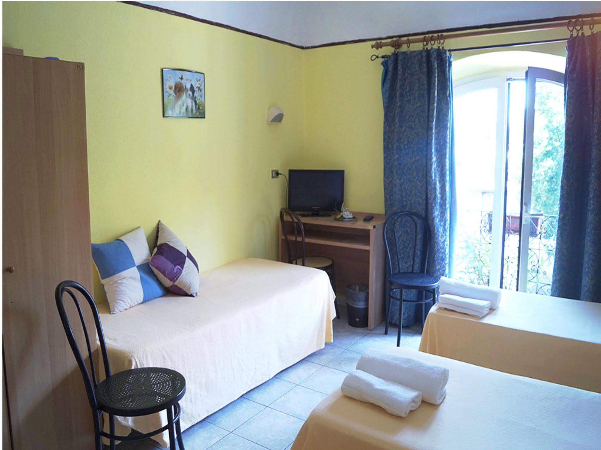 Hotel Stazione Novara Bagian luar foto
