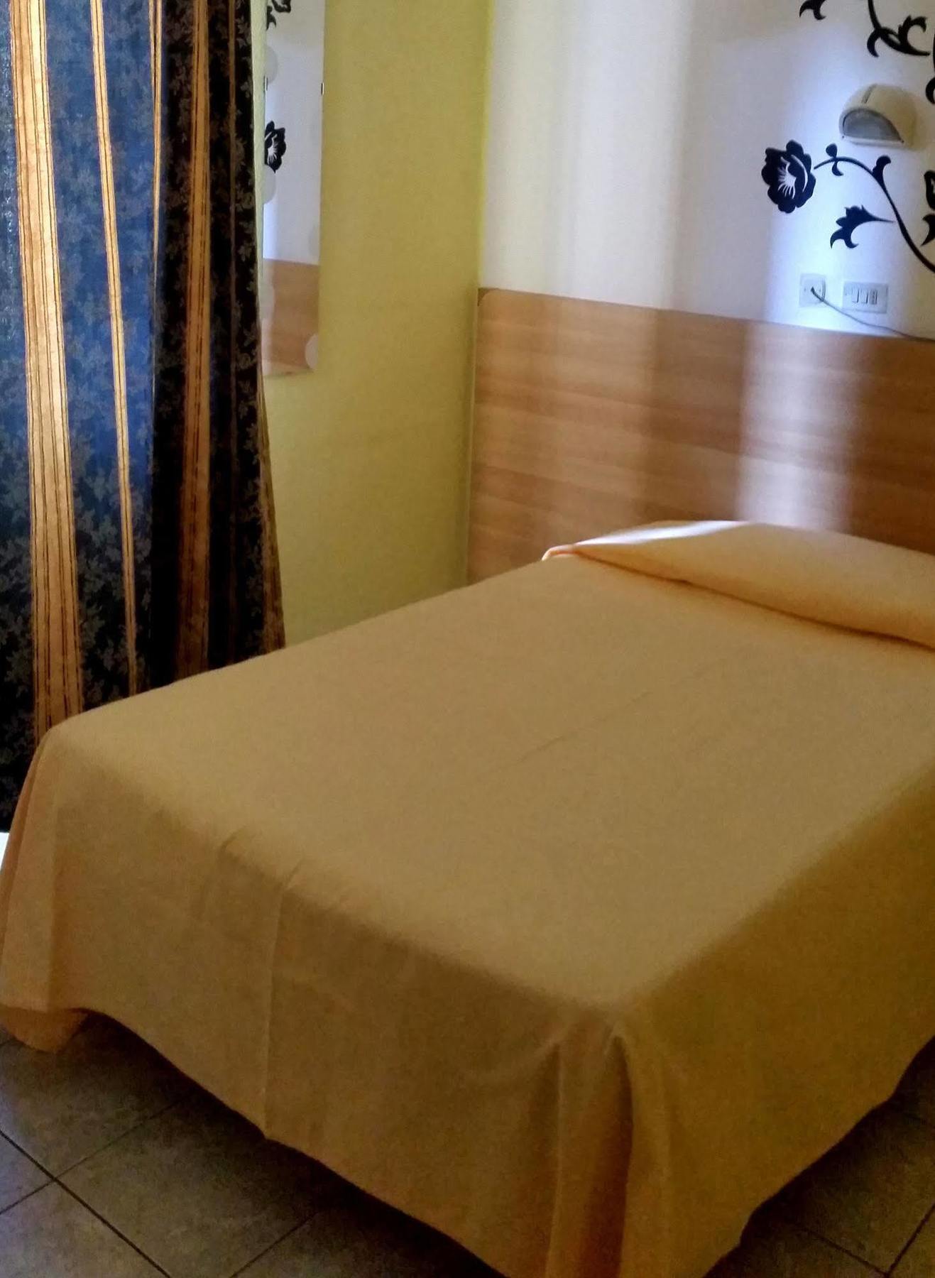 Hotel Stazione Novara Bagian luar foto